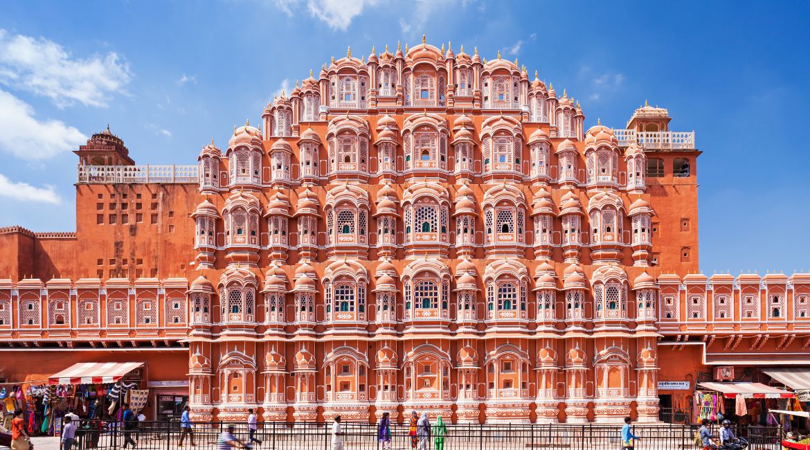 A Journey Through Jaipur’s Best Heritage Hotels and Culinary Delights